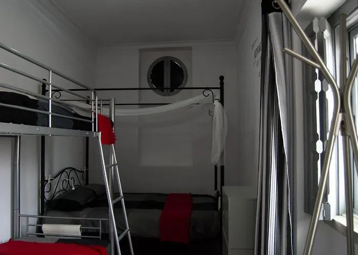 Lisbon Hostel Terminal 3